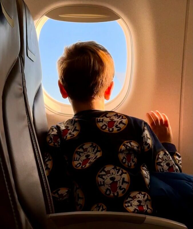 Un enfant refuse sa ceinture… et tout un avion reste au sol au Canada