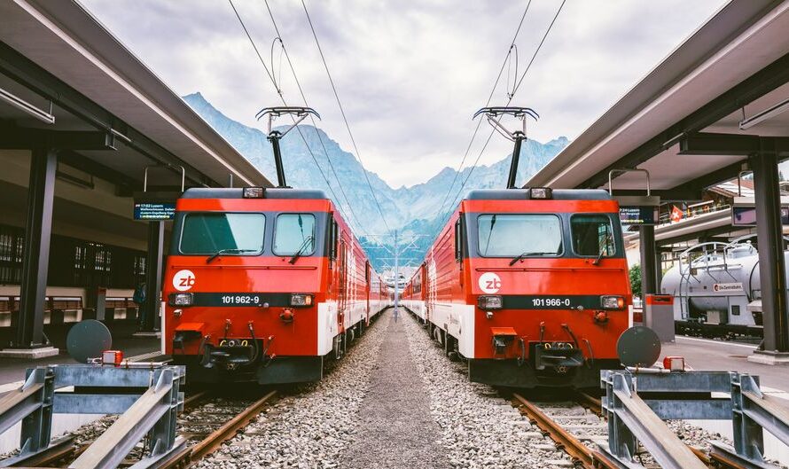 En Suisse, on peut manger une raclette dans un mini-train… et j’avoue, c’est génial