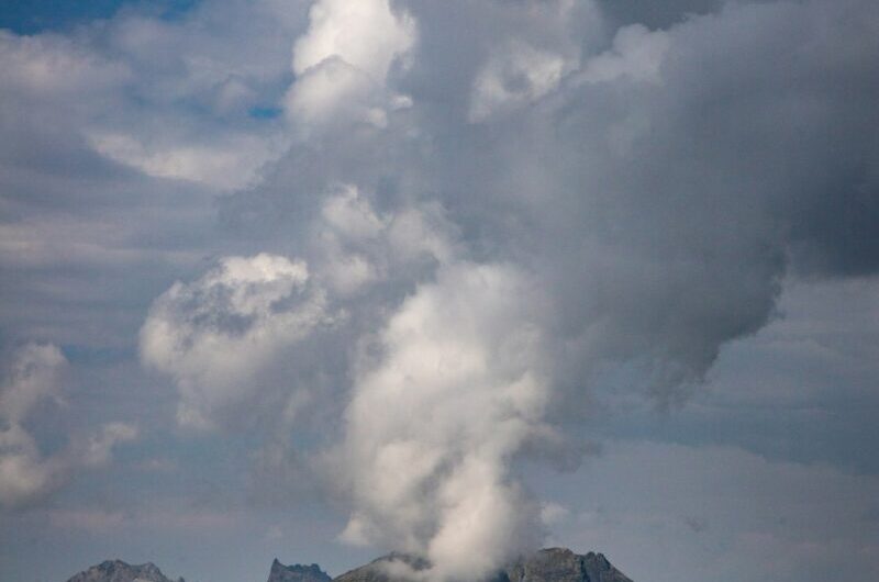 Ce nuage au-dessus du Mont Aigoual ressemblait à une tornade… mais la météo nous a juste offert un énorme coup de théâtre