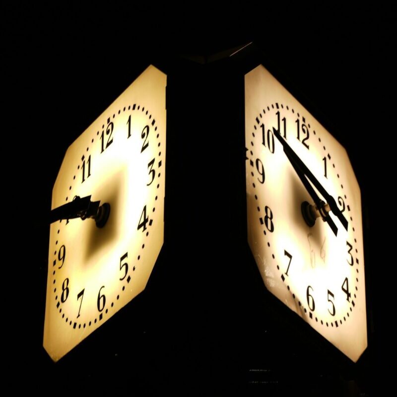 Ces jumeaux sont nés dans le mauvais ordre… à cause du changement d’heure